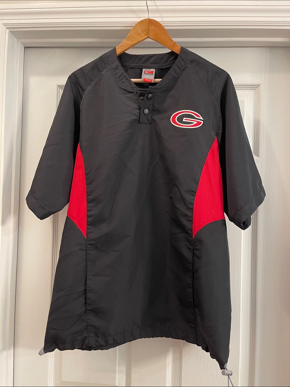 Men's Black and Red Pullover Georgia  Shirt Medium
